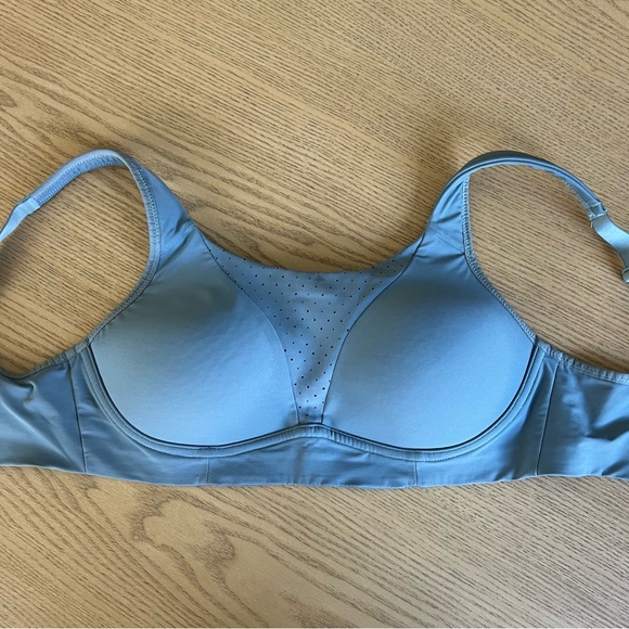 32D Lululemon Sports Bra - Picture 1 of 7